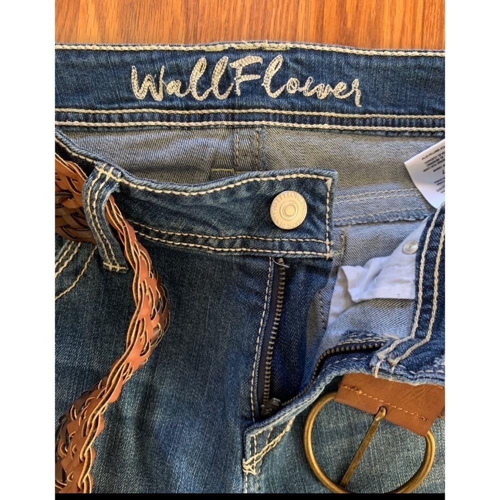 WALLFLOWER Junior size 7 Cuffed Capri Denim Blue Jeans with Belt - Picture 7 of 13
